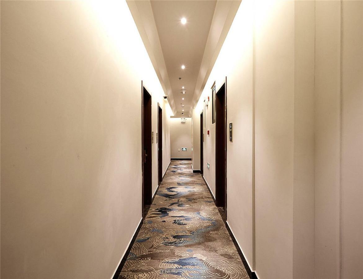 Meego Yes Hotel Shanghái Exterior foto